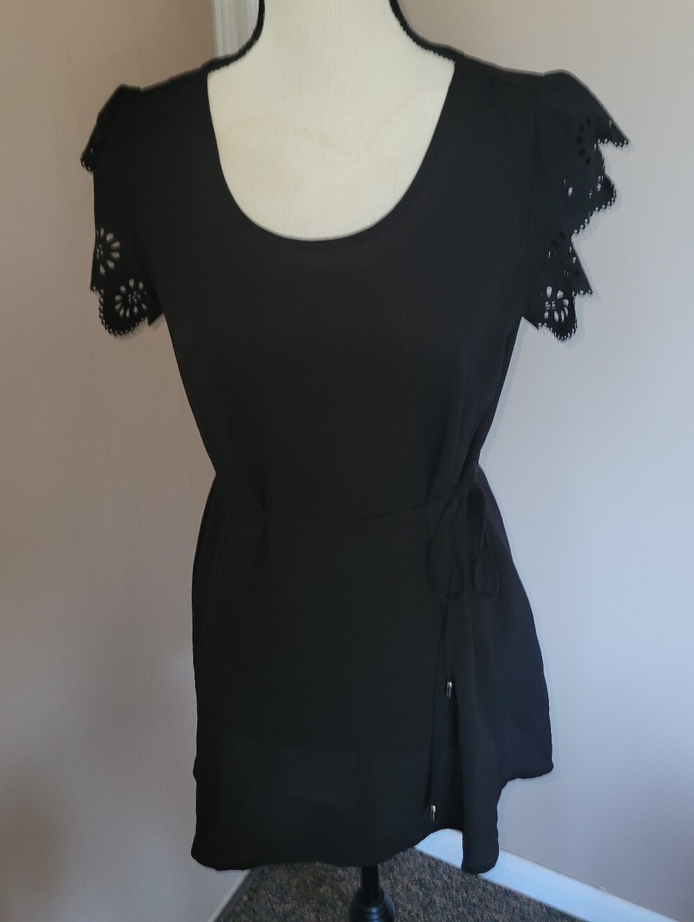 Women's Black Scoop Neck Tunic with Eyelet Cap Sleeves and Waist Tie